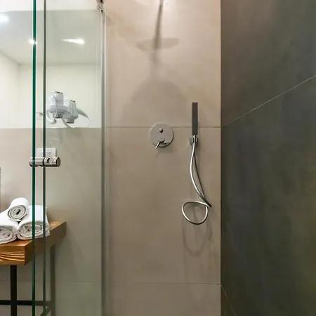 Alojamento de Acomodação e Pequeno-almoço Santa Chiara Nápoles