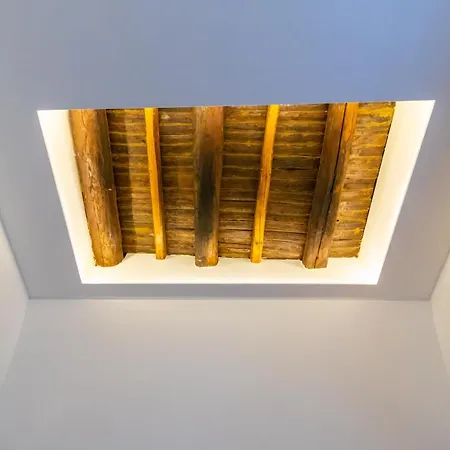 Alojamento de Acomodação e Pequeno-almoço Santa Chiara 4*