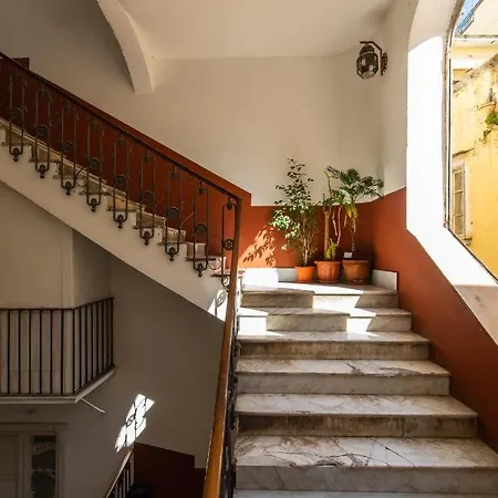 Alojamento de Acomodação e Pequeno-almoço Santa Chiara Nápoles