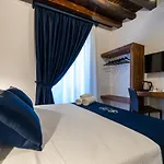 Santa Chiara فندق مبيت وإفطار