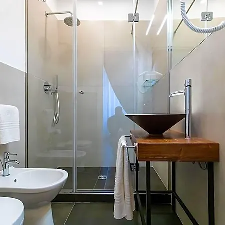 Nocleg ze śniadaniem Santa Chiara 4*