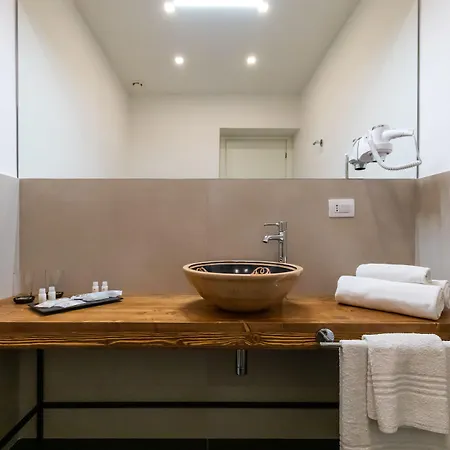 Santa Chiara Bed & Breakfast 4*