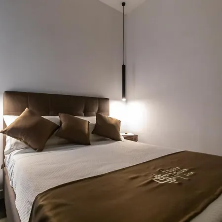 Nocleg ze śniadaniem Santa Chiara 4*