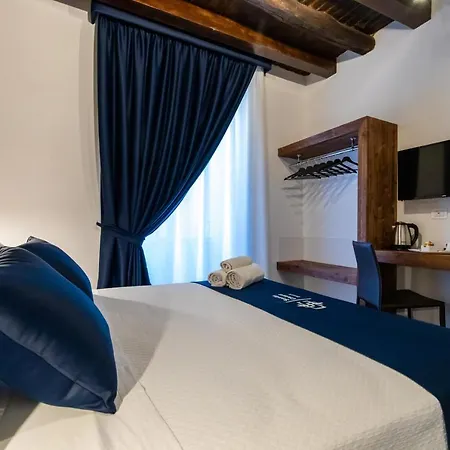 Santa Chiara فندق مبيت وإفطار